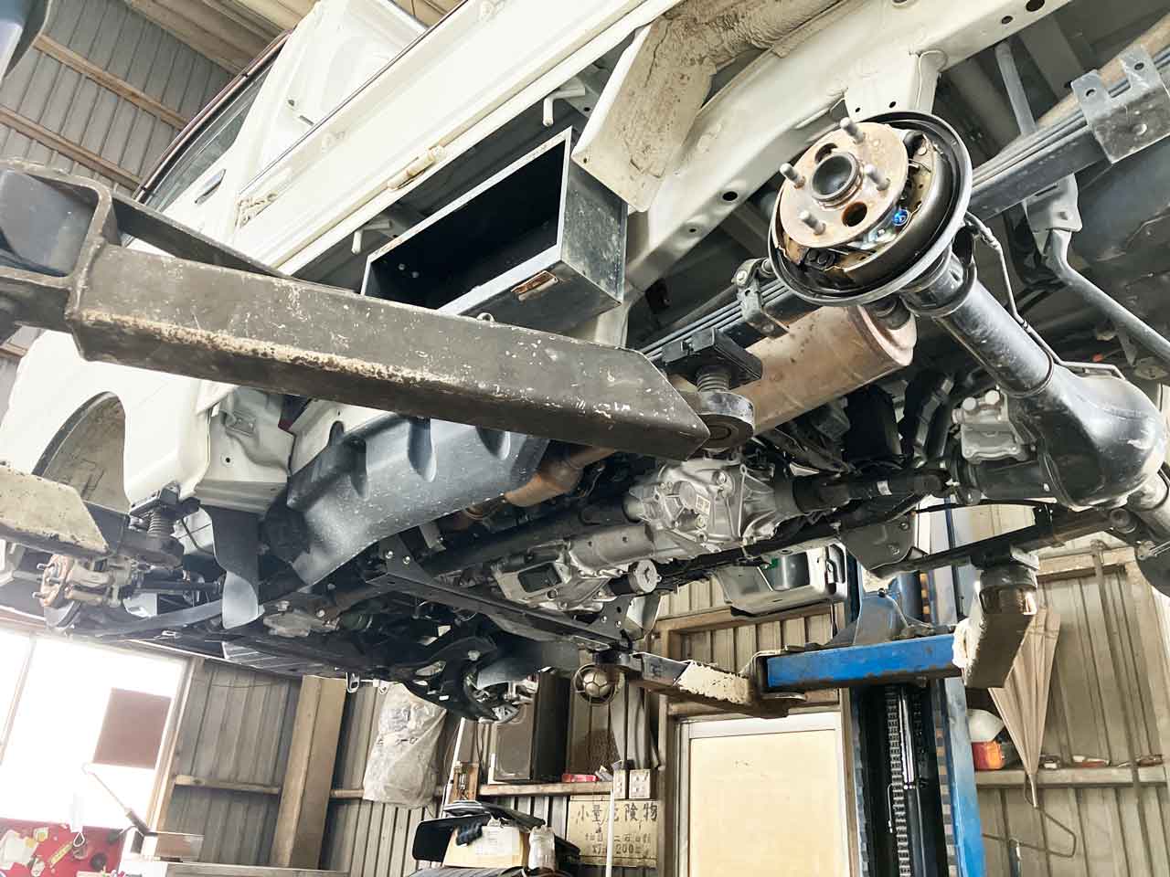 車体の裏
